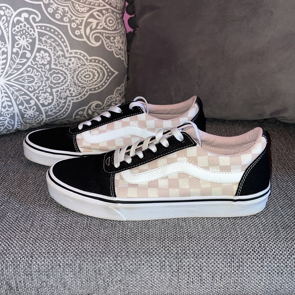 Black, Pink & White Checkerboard Vans 🌸